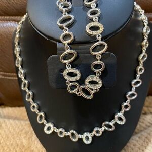 Premier Designs Jewelry Silver Tone Oval Rhinestone Necklace and Bracelet